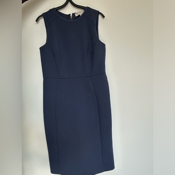 Loft Dress. Size 0. Length just below knees (i.e., work appropriate). - Picture 1 of 4